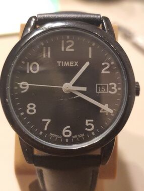 Timex Indiglo T2N947 Classic Black Leather Men's Watch w/Date